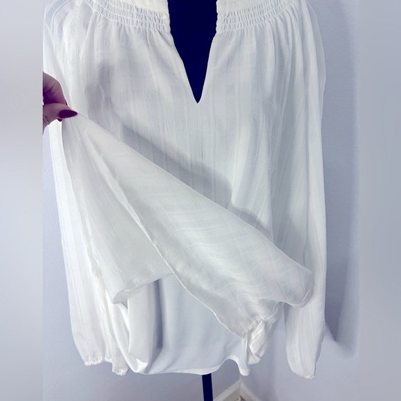 Anne Klein Feminine Classic Long Sleeve Flowy White Blouse Sheer Detail Size XL - Picture 4 of 6
